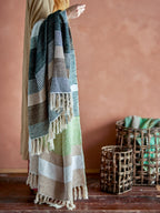 Isnel Throw - Dark Brown/Beige