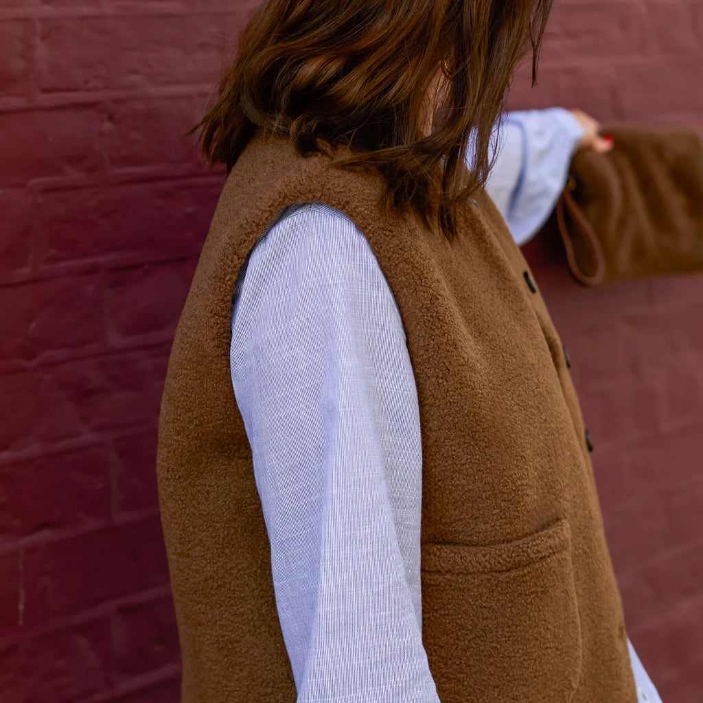 Chalk Demi Gilet - Tobacco Sherpa