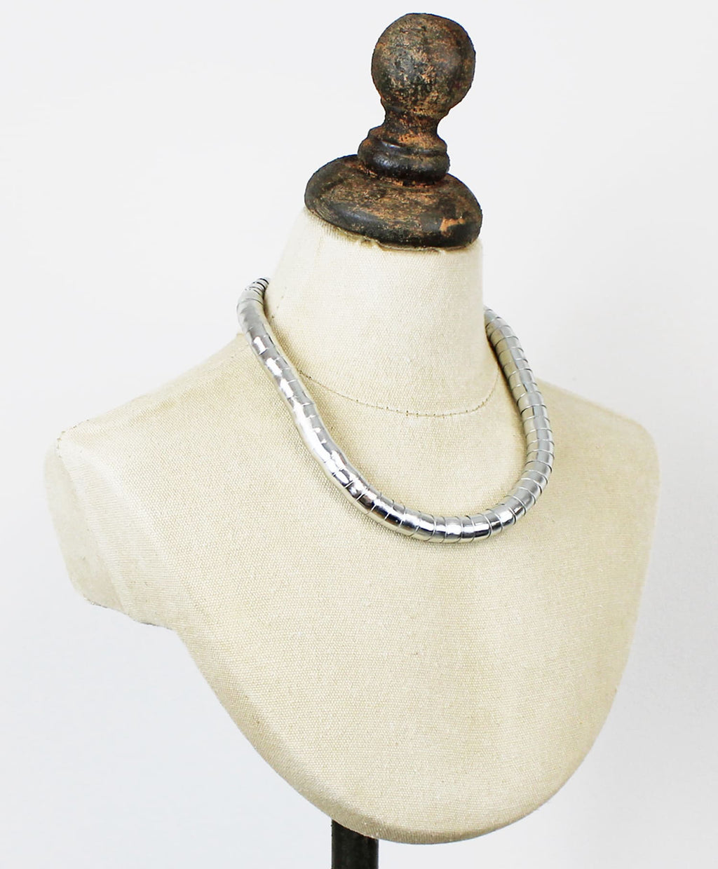 Short Chunky Snake Necklace