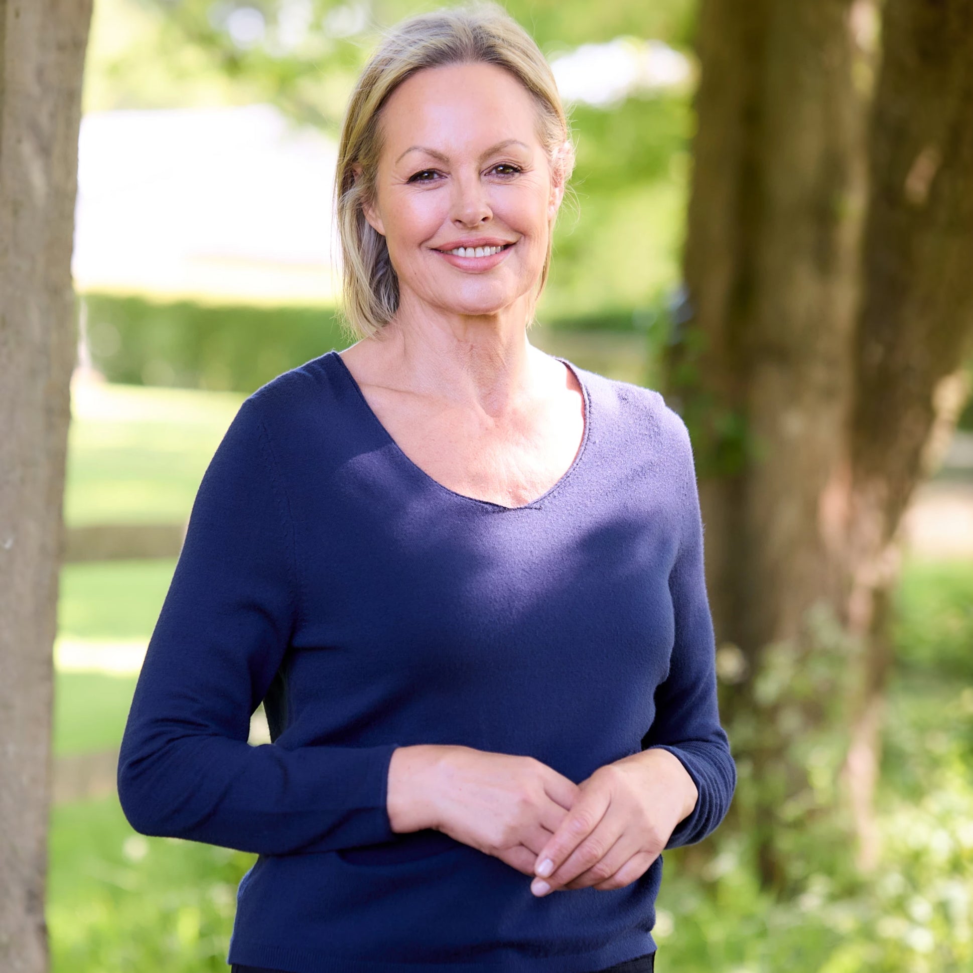 Fitted V Neck Jumper - Navy - Simply Rye