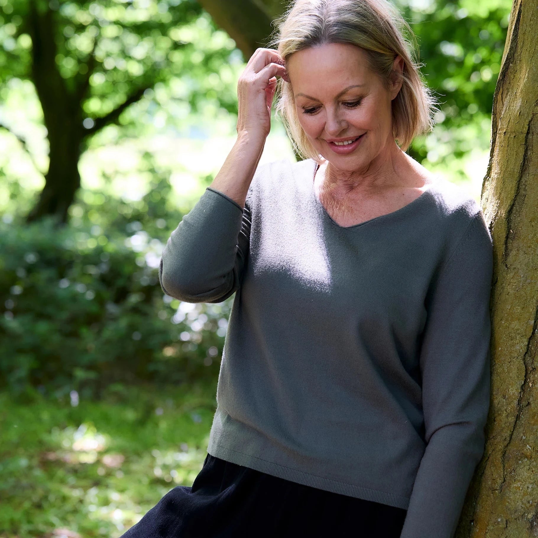 Fitted V Neck Jumper - Olive - Simply Rye