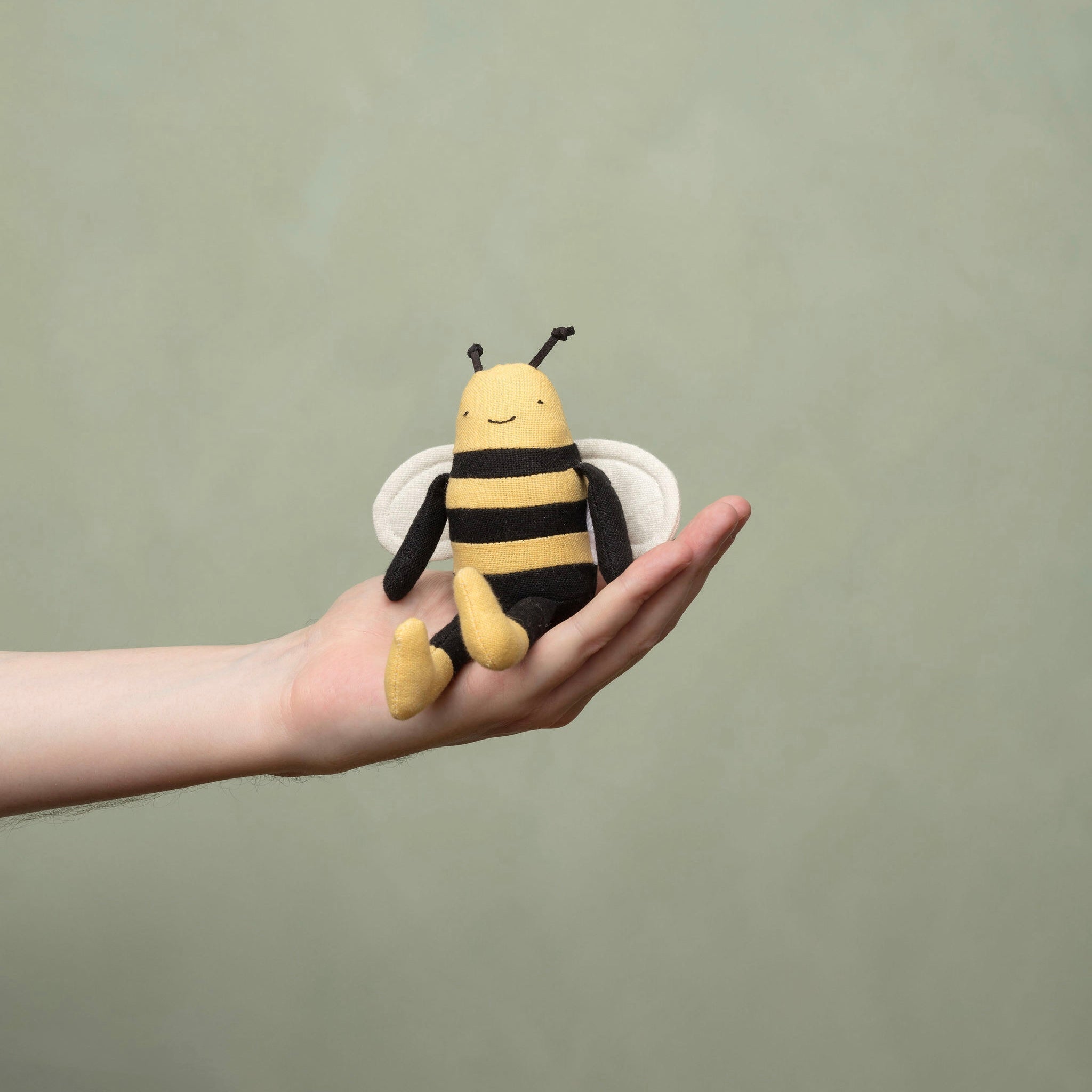 Mr Pickles Bertie the Bumble Bee - Simply Rye