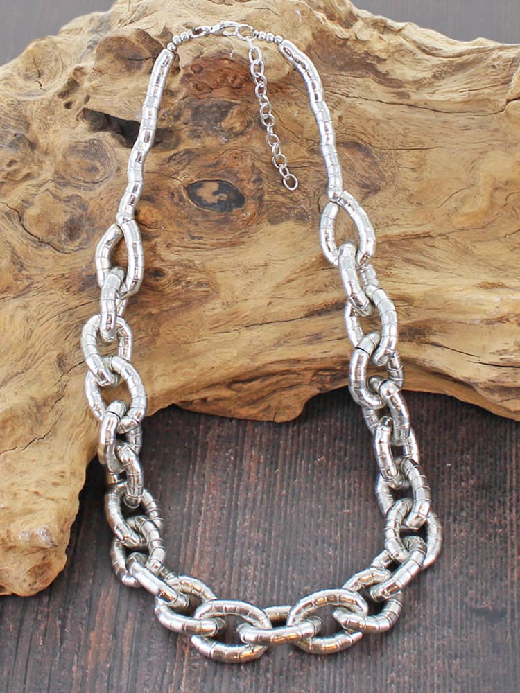 Short Snake Loop Necklace - Simply Rye